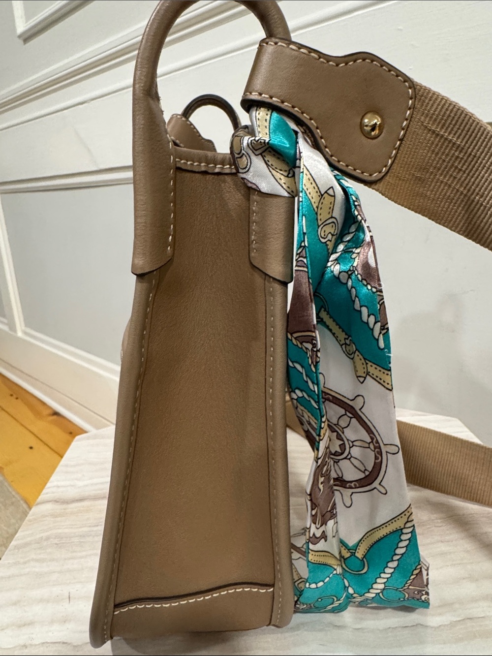 Dooney & Bourke Bag Penrose 2 Messenger 25 Taupe Leather Crossbody - Picture 9 of 17